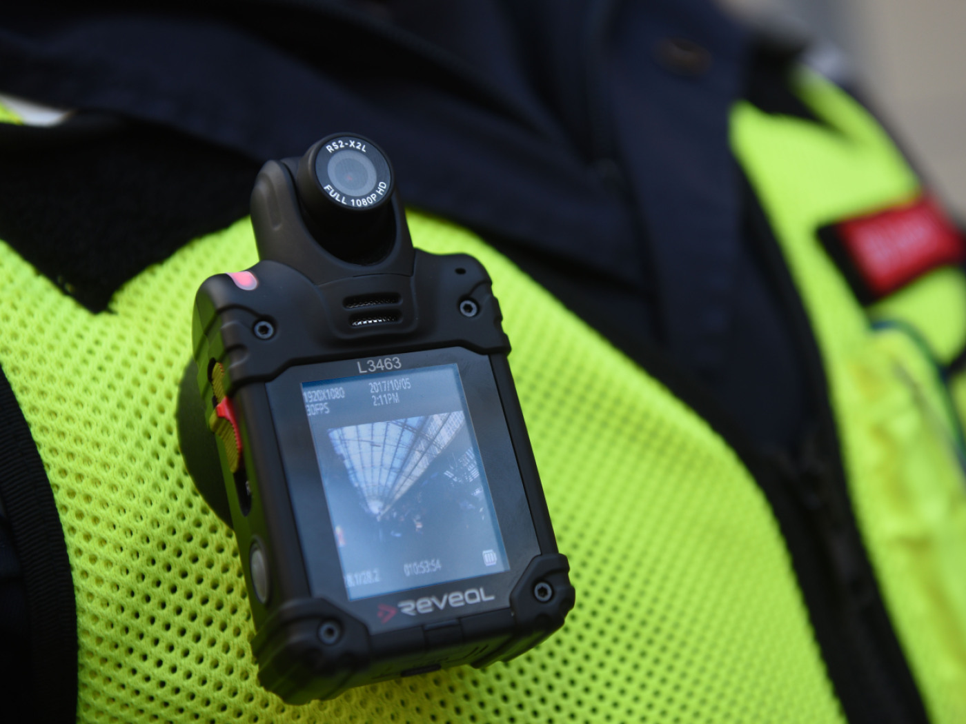 Vaud and Valais police officers to receive bodycams