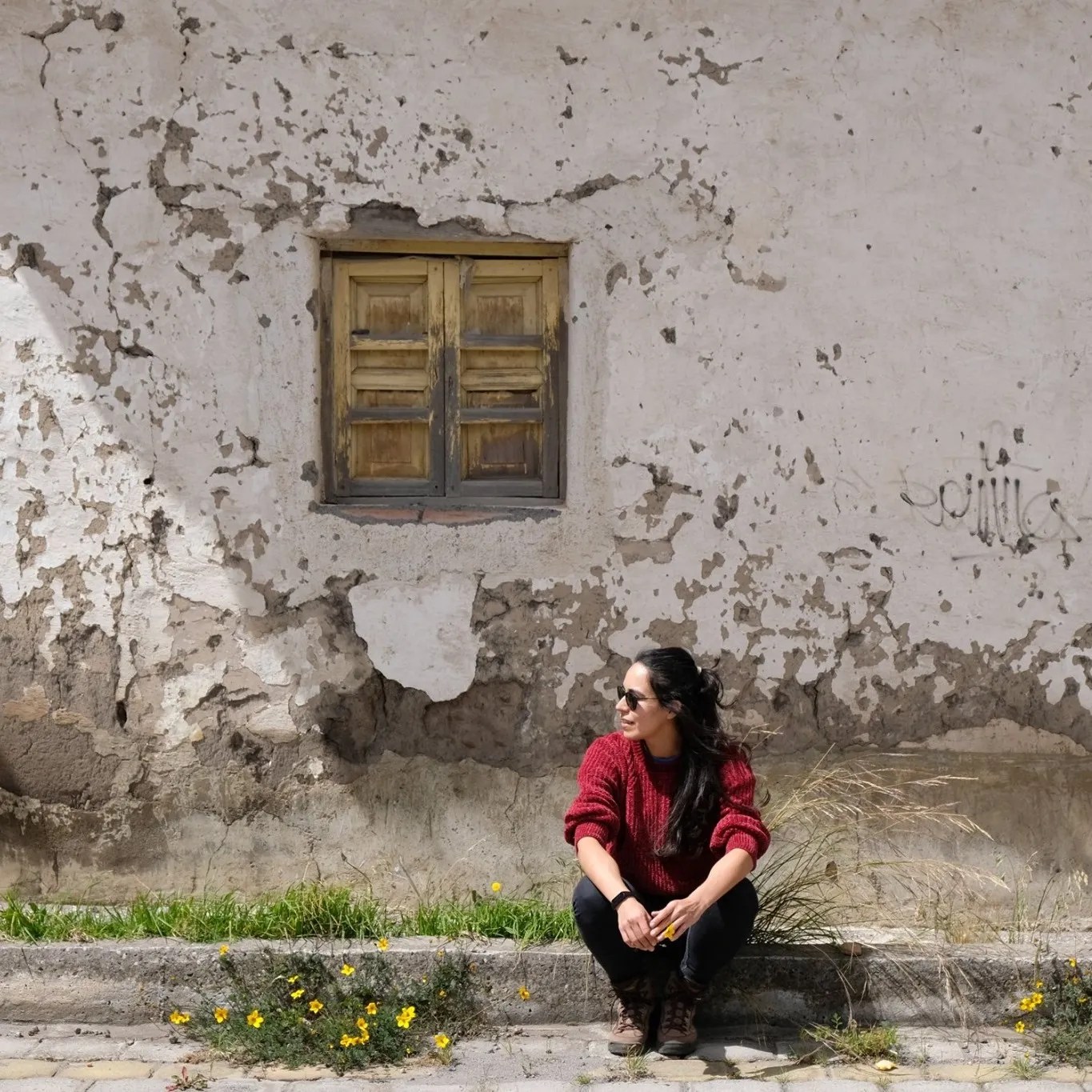 加布里埃拉·普爾徹特(Gabriela Purtschert)畢業後卻無法留在瑞士，儘管她比其他親戚在瑞士的時間更長，卻沒有瑞士護照。