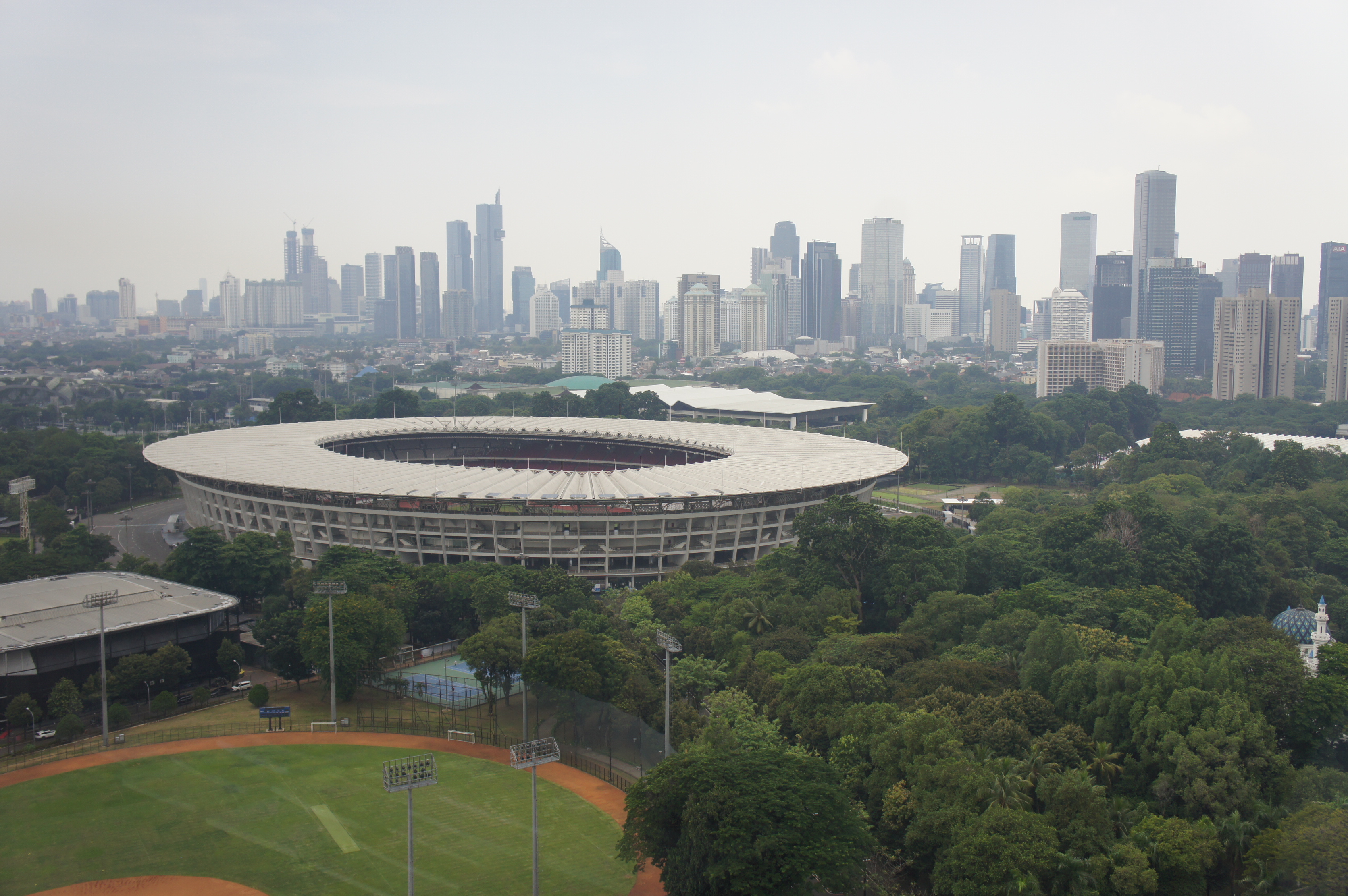 Un espace vert autour du stade Gelora-Bung-Karno (GBK).