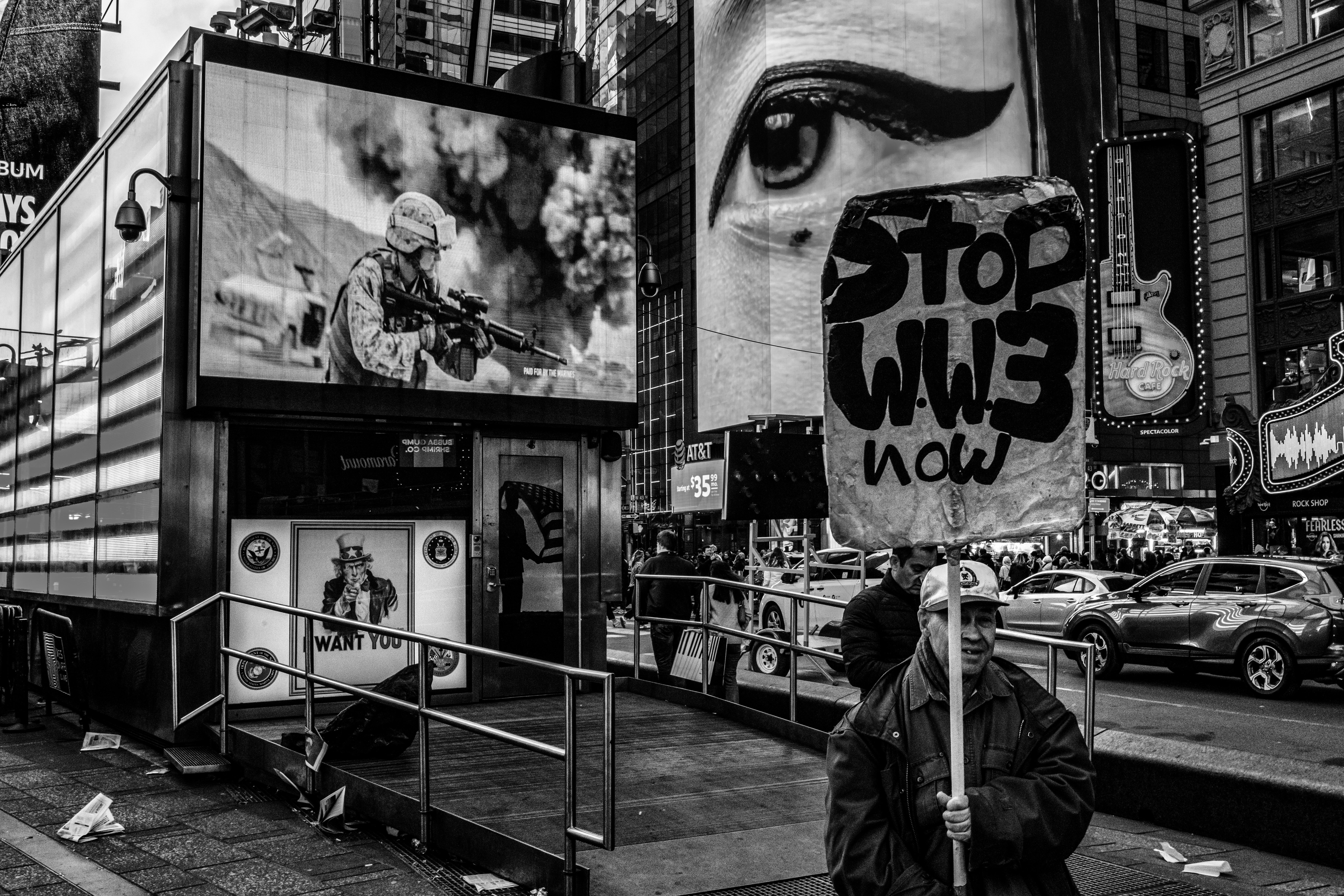 الاحتجاج في الخارج