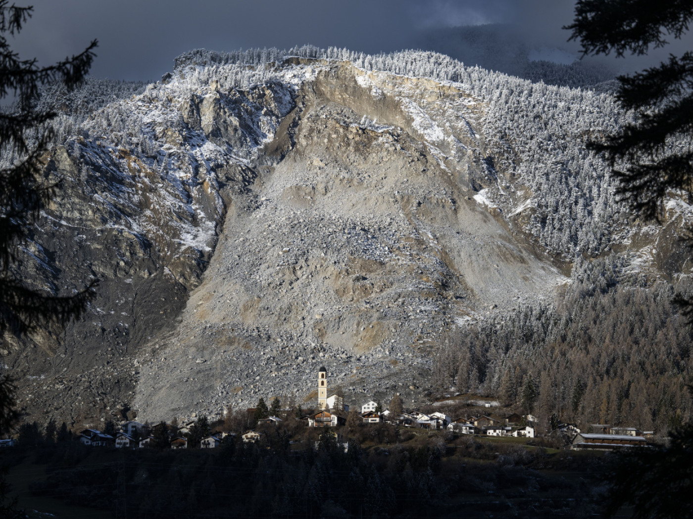GR: Brienz, geologists rule out major collapse of 'Plateau Ost'