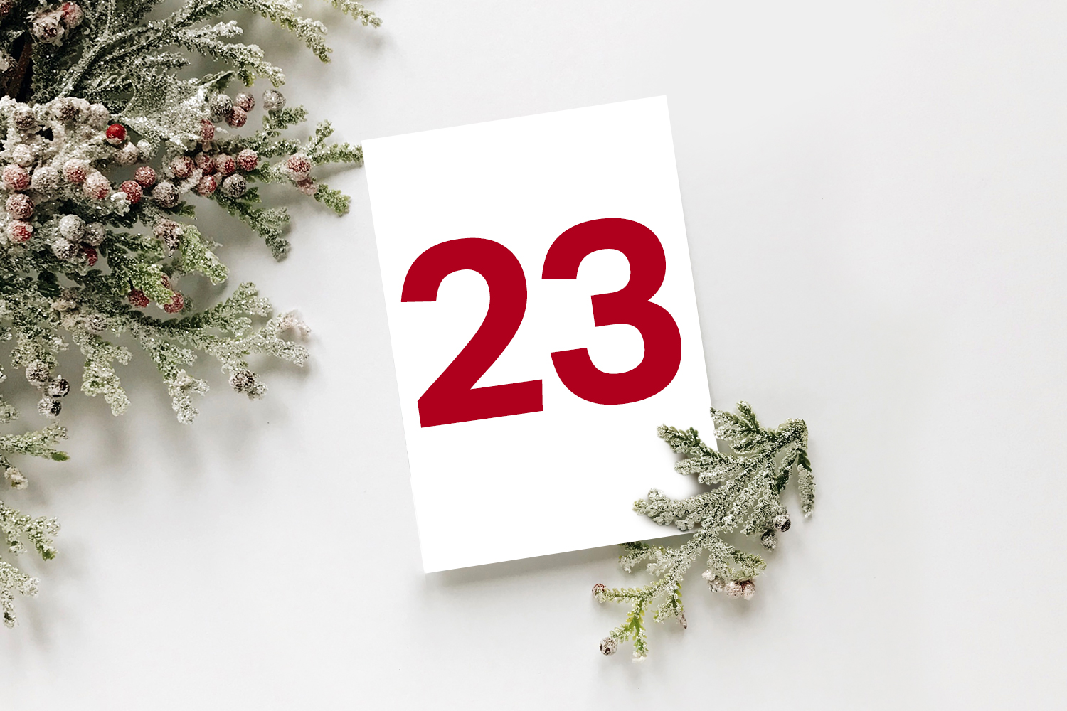 Numero 23 con decorazioni natalizie