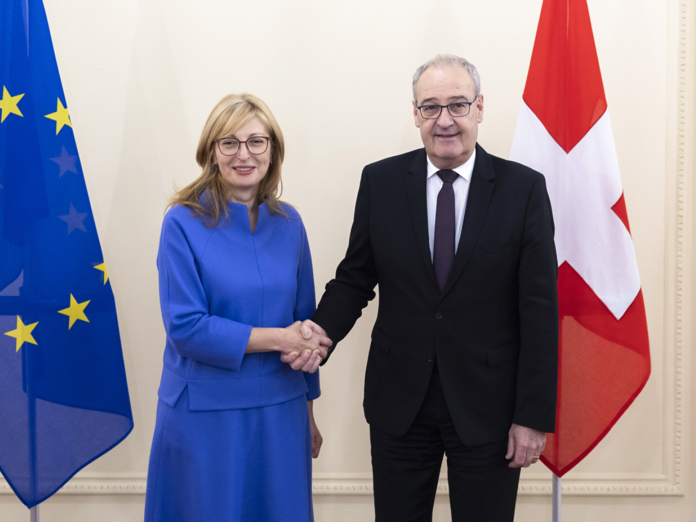 Mushuklarni yalayotgan yigitning porno surati Ogriq eshak porno deflowered