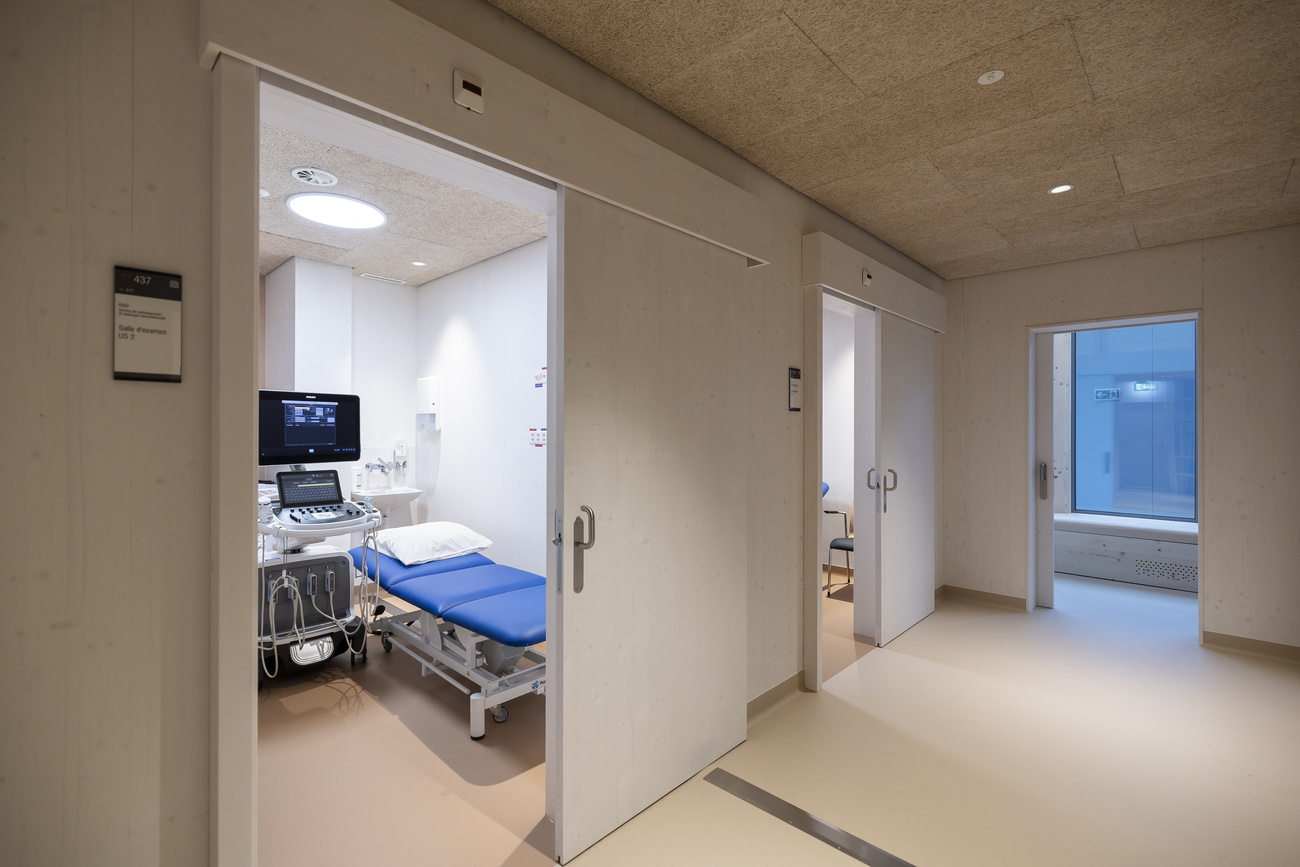 Hospitals face quality problems and bottlenecks