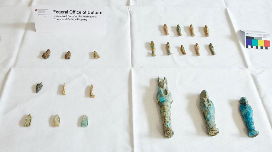 Petites statues anciennes