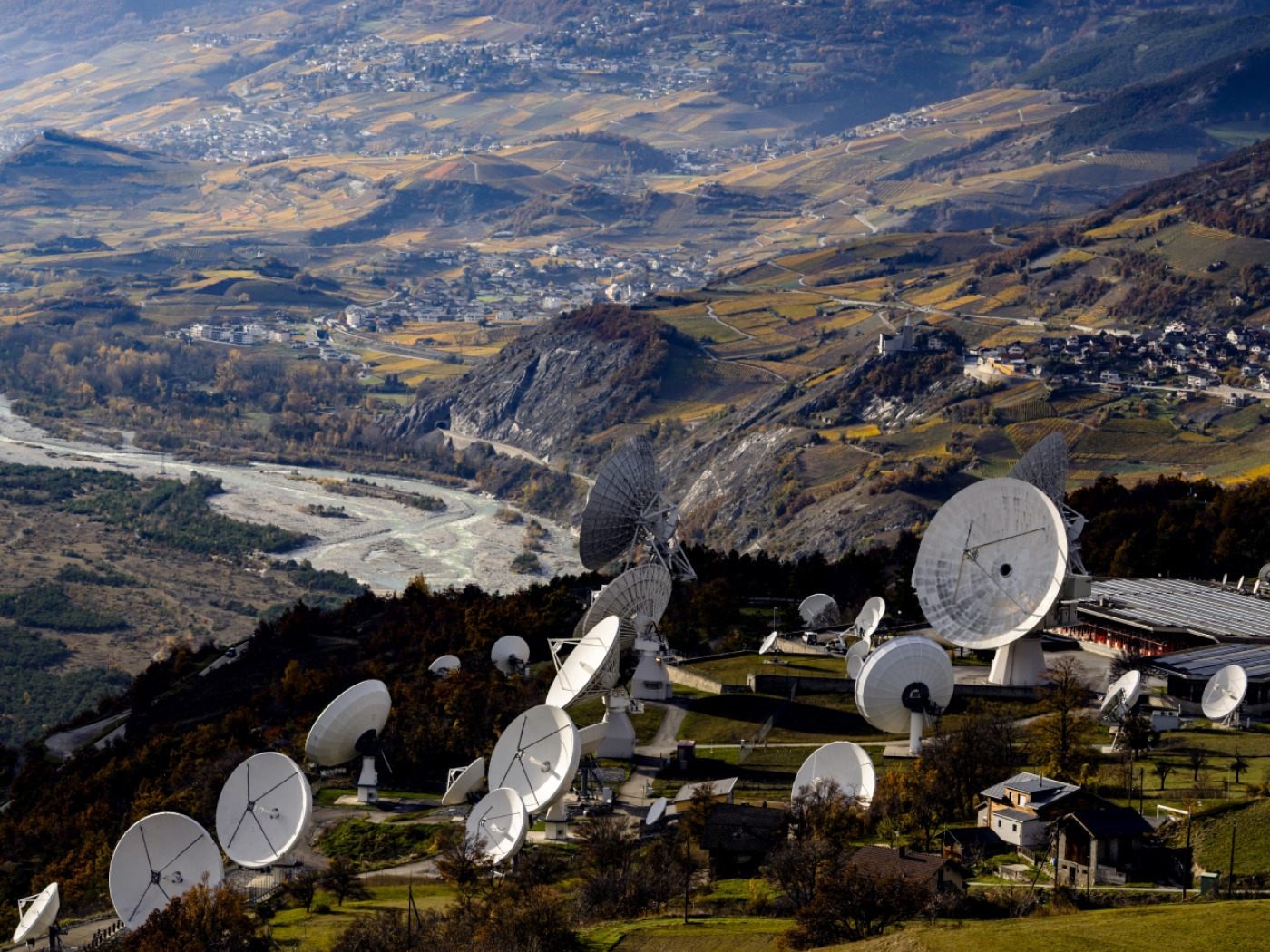 Leuk municipality approves SpaceX antenna project