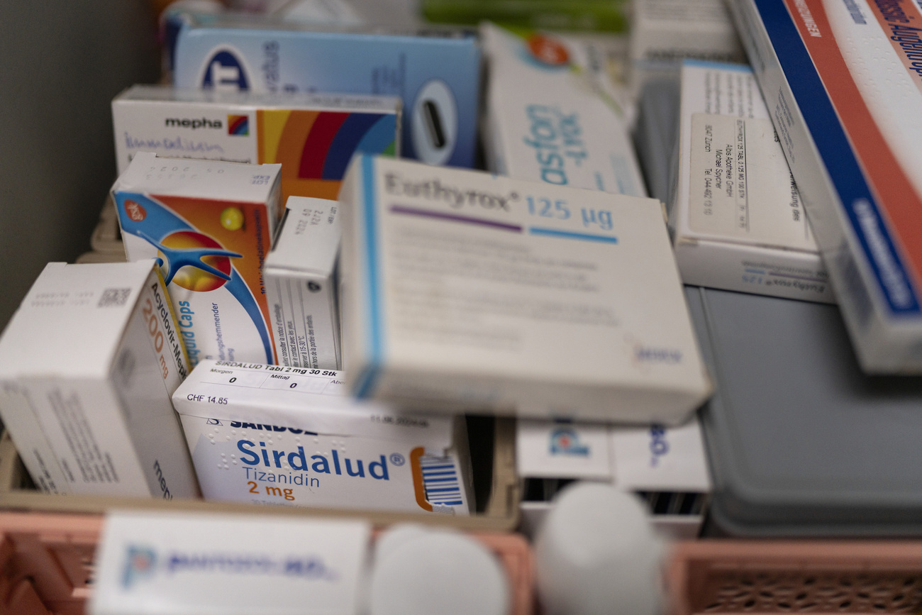 Diverse confezioni di farmaci.