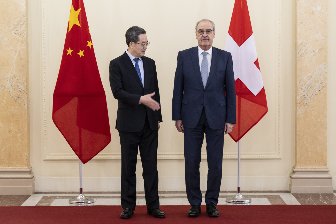 2025年1月20日星期一，瑞士联邦委员居伊-帕梅林(Guy Parmelin)在瑞士伯尔尼欢迎中国副总理丁薛祥进行工作访问。