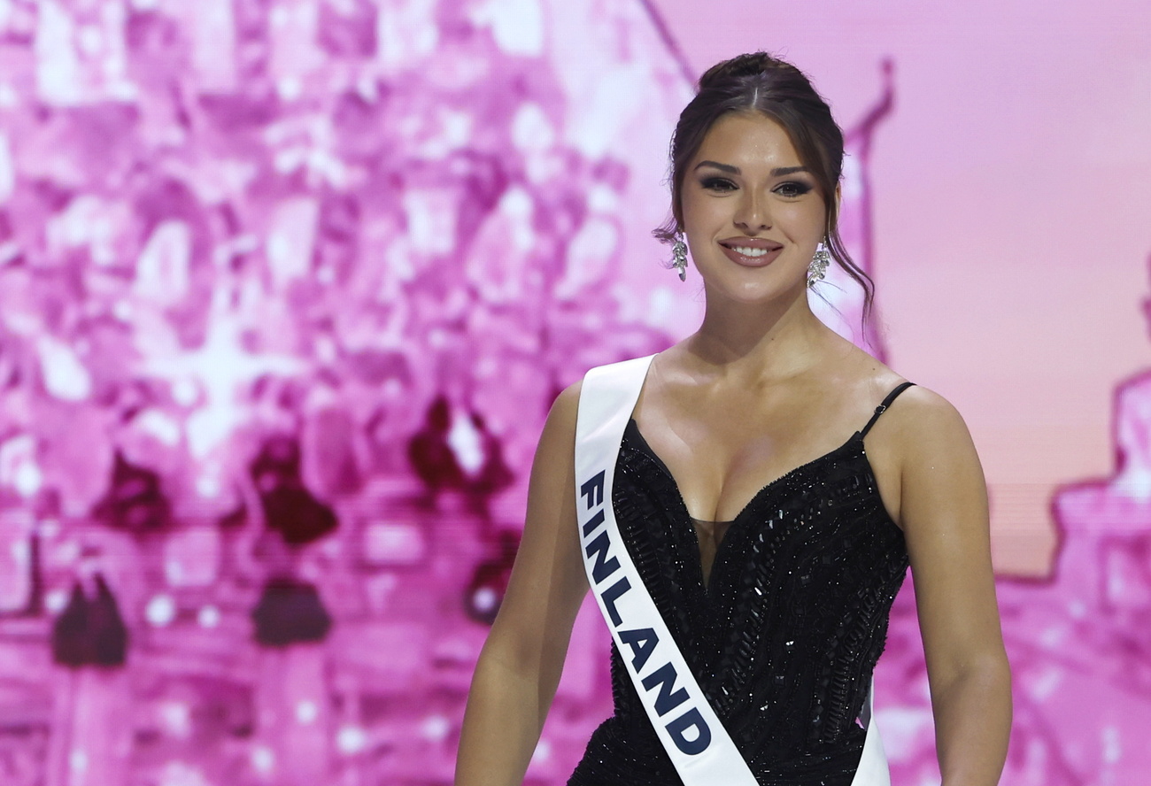 芬兰小姐萨拉·扎夫斯(Sarah Dzafce)