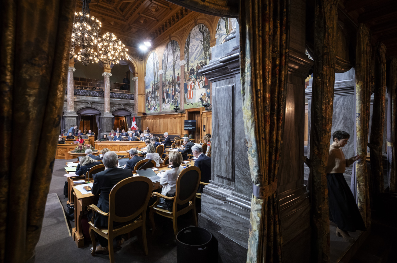 paralemnto svizzero in seduat