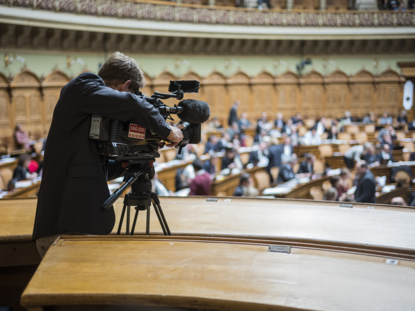 cameraman ssr al lavoro a palazzo federale