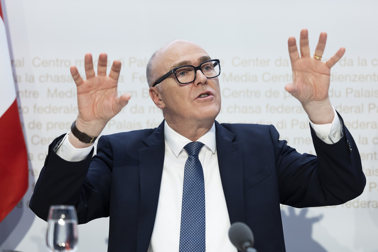 Министр обороны Мартин Пфистер: «Швейцария может быть затронута даже без появления российских танков у её границ».