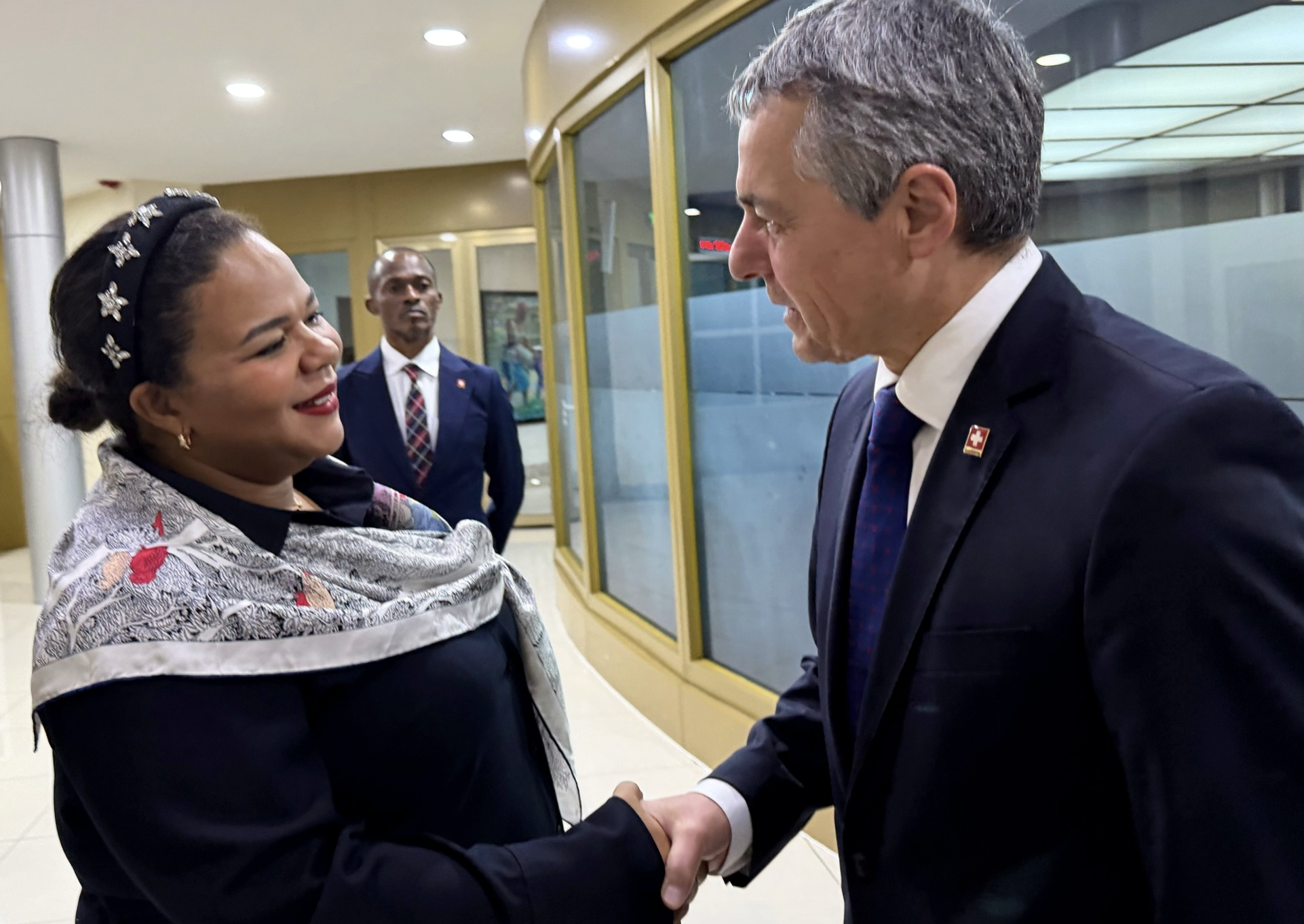 Schweizer Aussenminister Ignazio Cassis mit der Aussenministerin der DRK, Thérèse Wagner