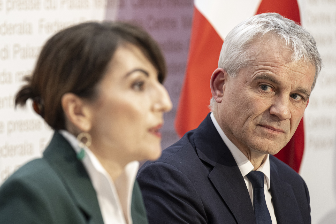 Beat Jans (right) und Eva Wildi-Cortes present the action plan