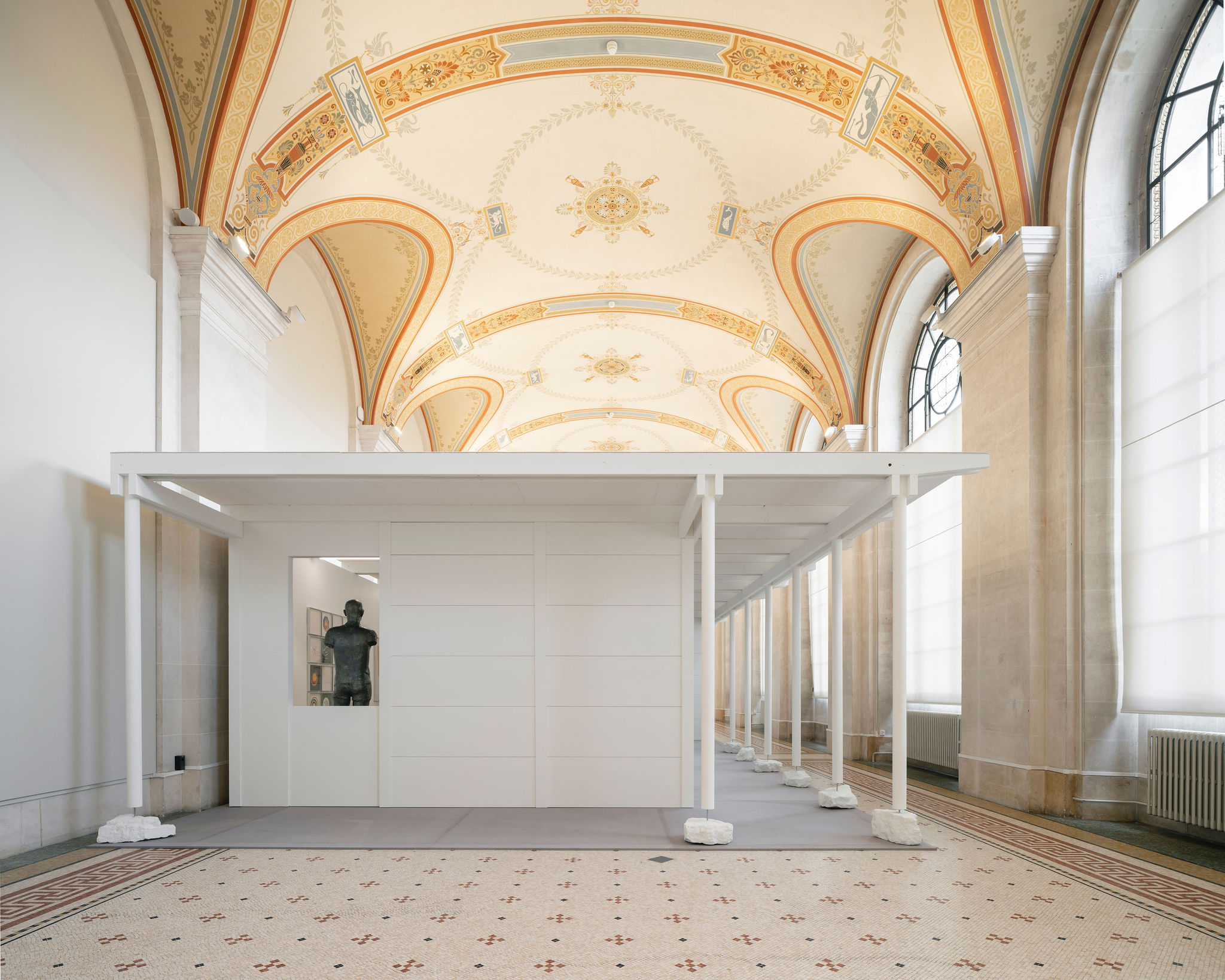 Model of a modernist building, with a human scale, inserted in Geneva's Art and History Museum: "And yet it started so well".