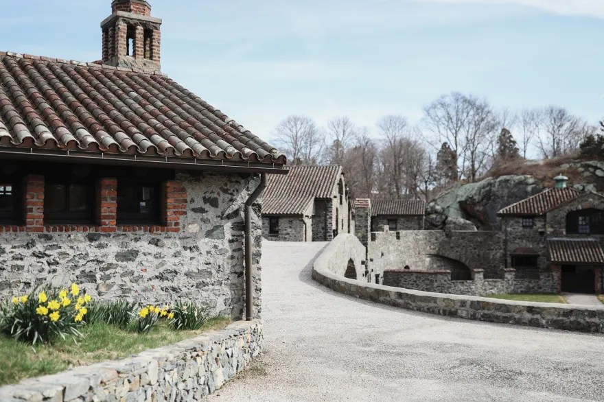 羅德島州的瑞士村如今重現昔日風采。