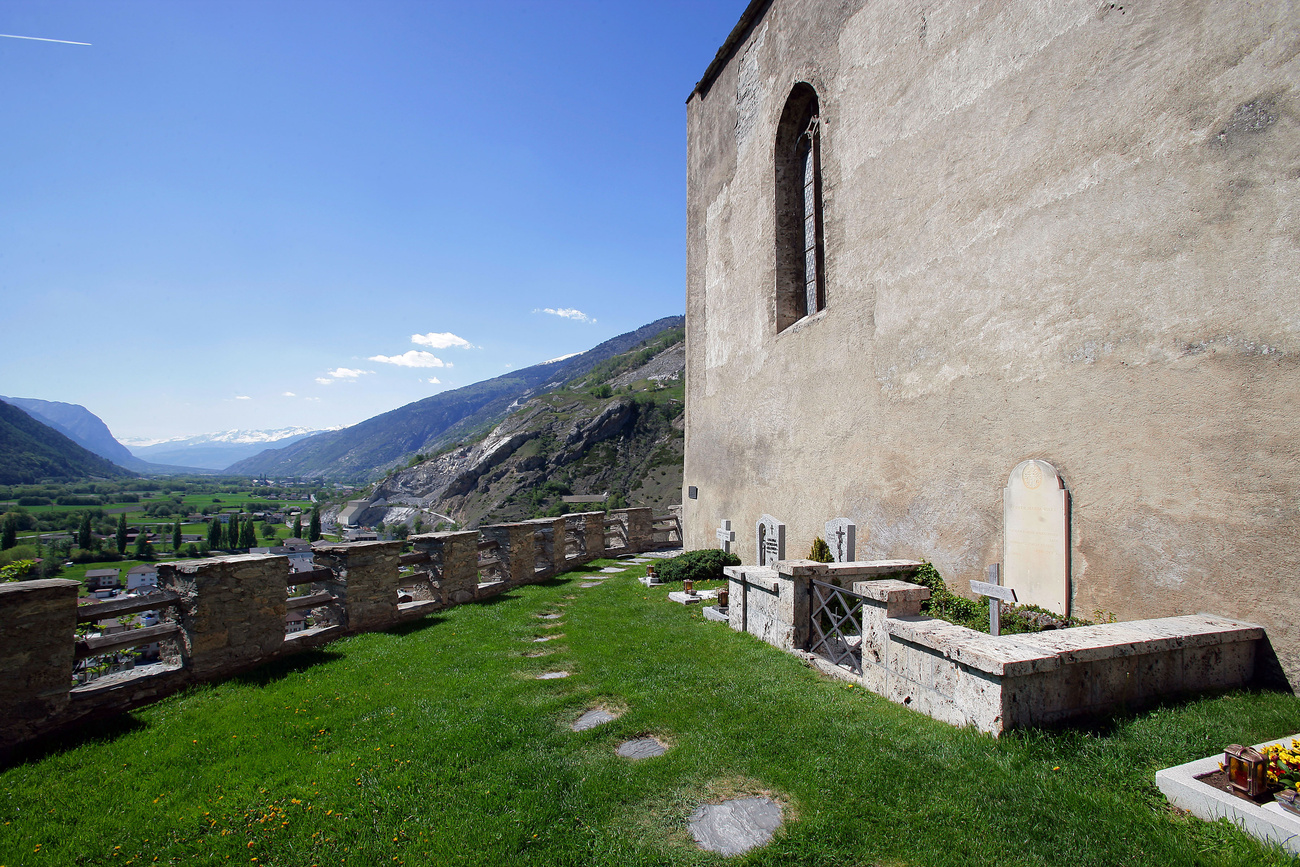 «Это прекрасная могила, там он обрёл весь простор и весь свет».