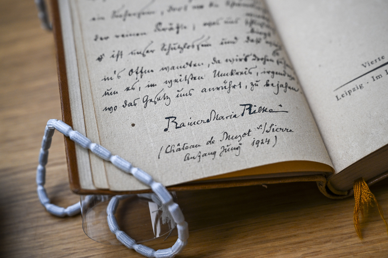 Последние семь лет своей жизни поэт провёл в Швейцарии — хотя назвать его отношение к этой стране «любовью с первого взгляда» было бы никак нельзя.