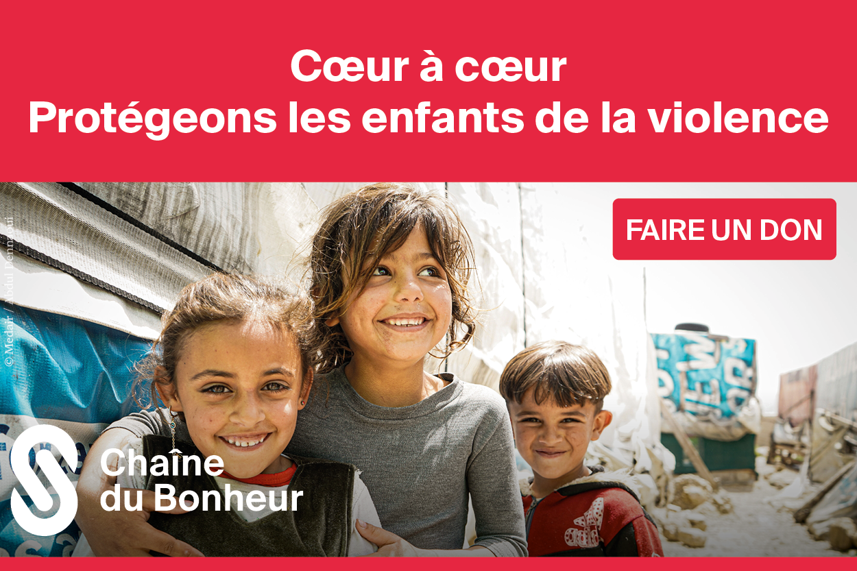 Bandeau de la Chaîne du Bonheur pour les enfants en situation de crise.