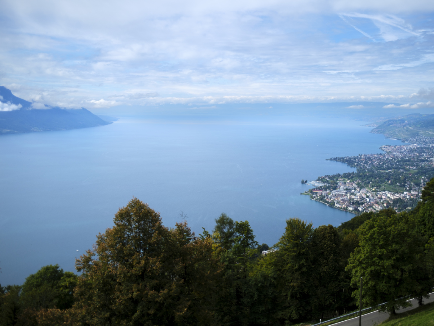 Researchers discover new type of wave in Lake Geneva