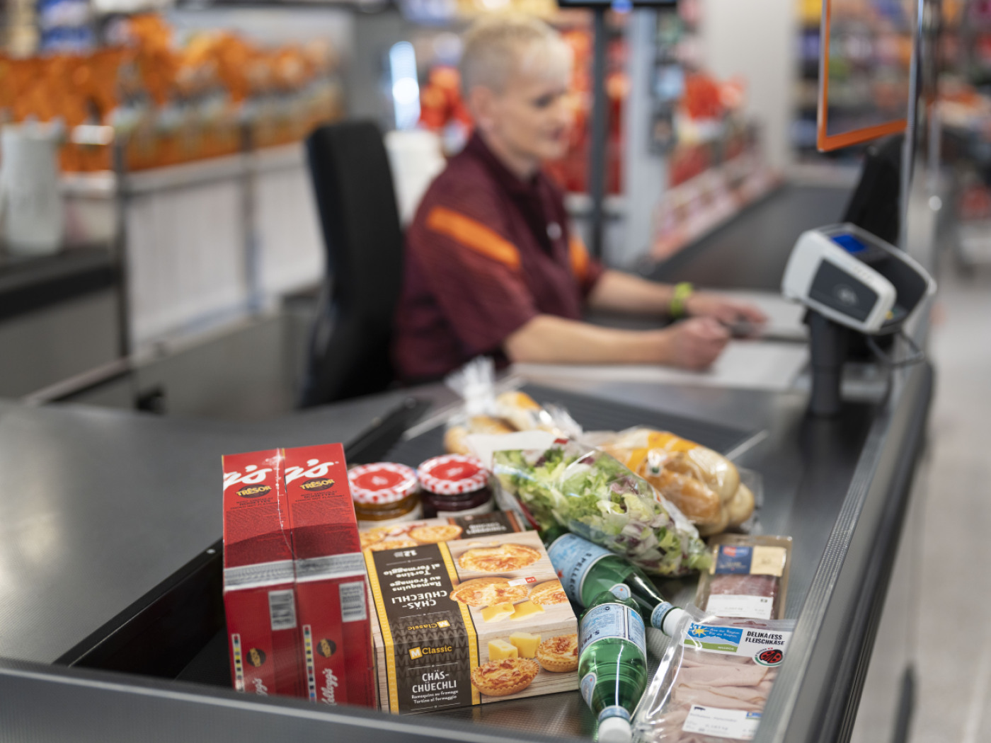 Swiss inflation drops to zero in November