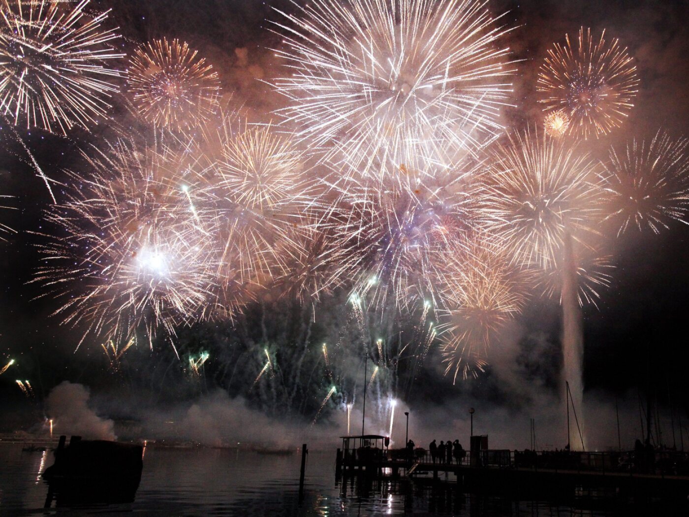 Swiss politicians call for ban on firecrackers