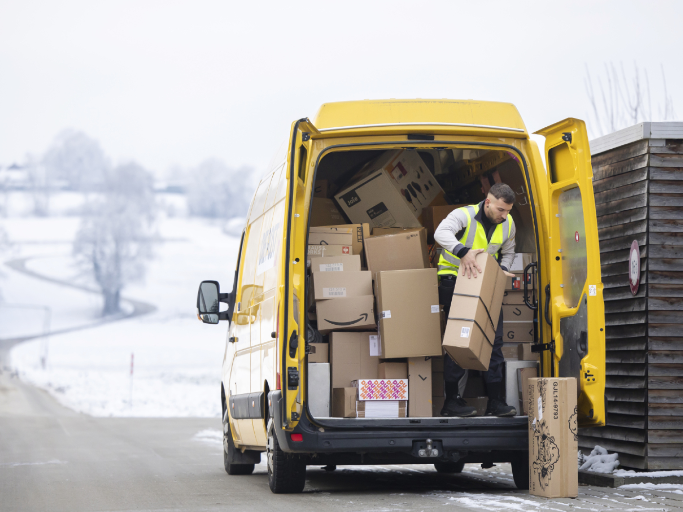 Swiss Post delivered 3% more parcels over Christmas 2025
