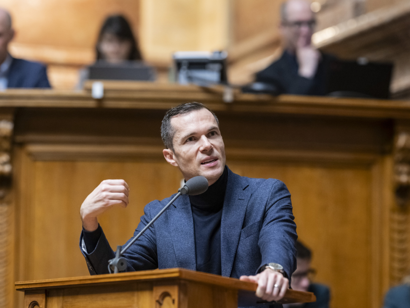 Parliament wants to make it easier to export and re-export weapons