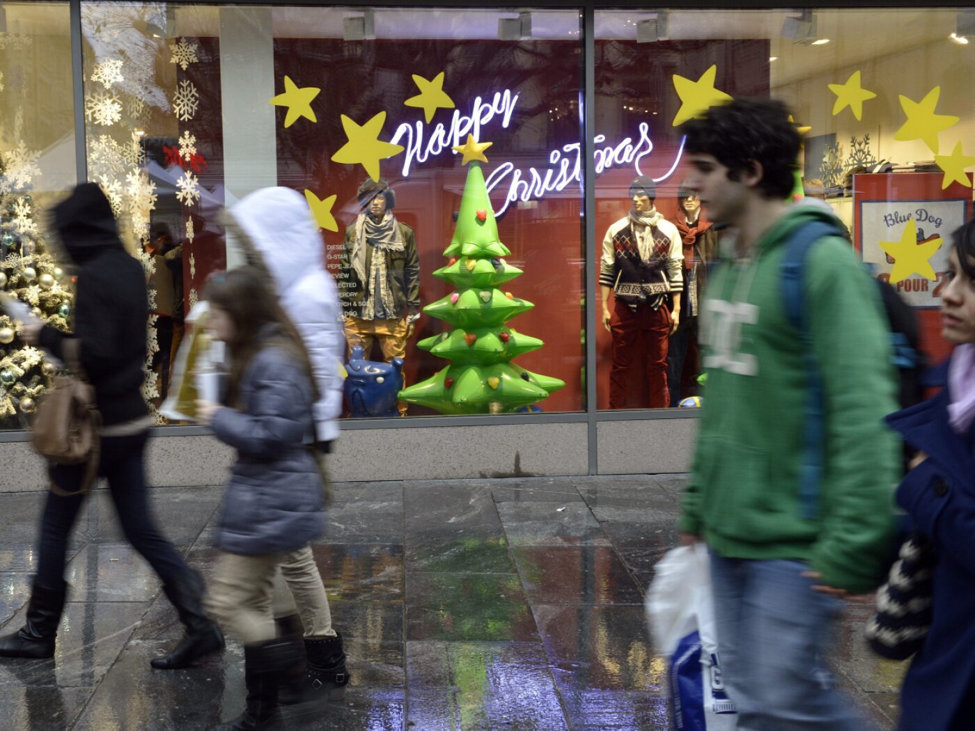 Christmas sales expected to rise this year