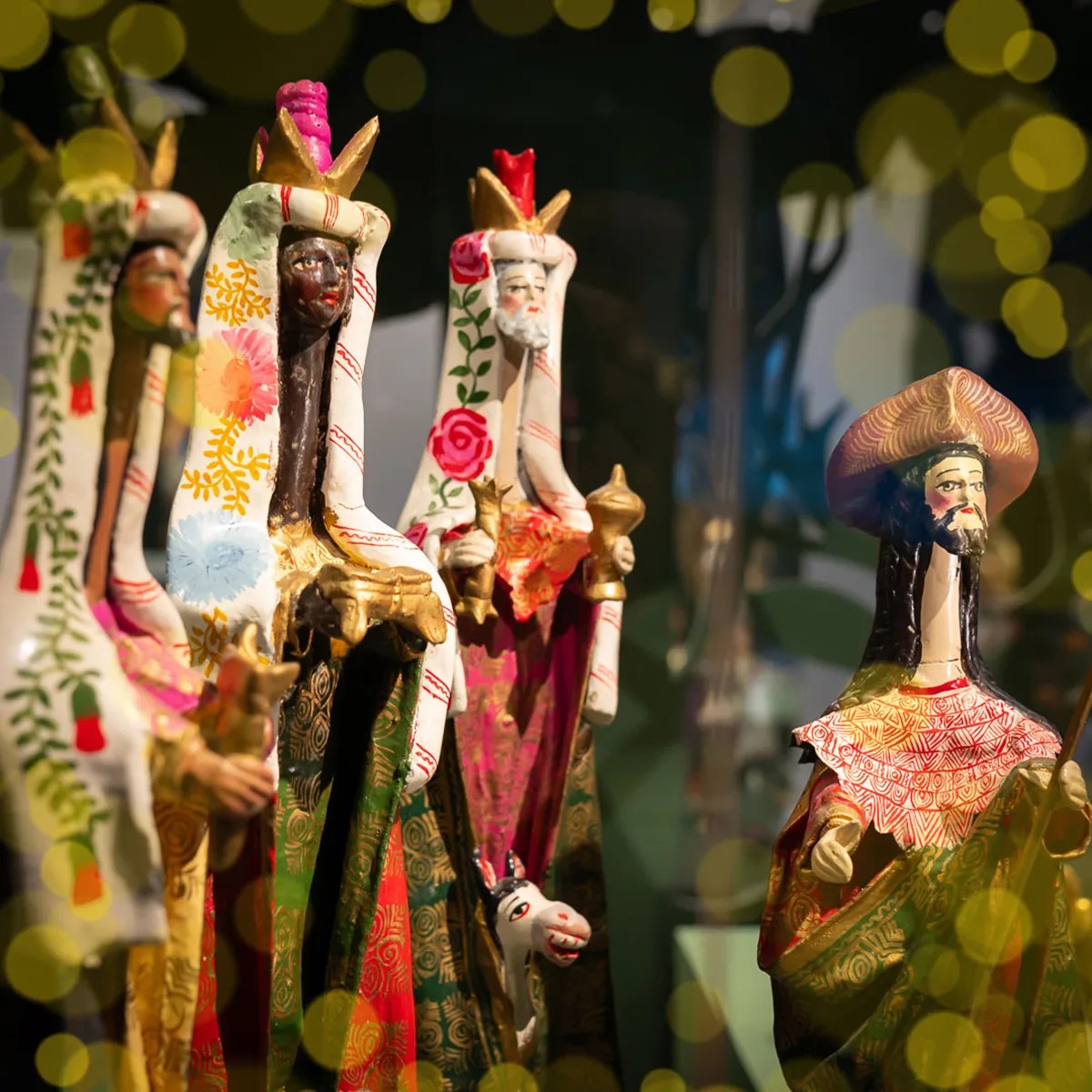 Nativity scenes from Peru with the Three Kings