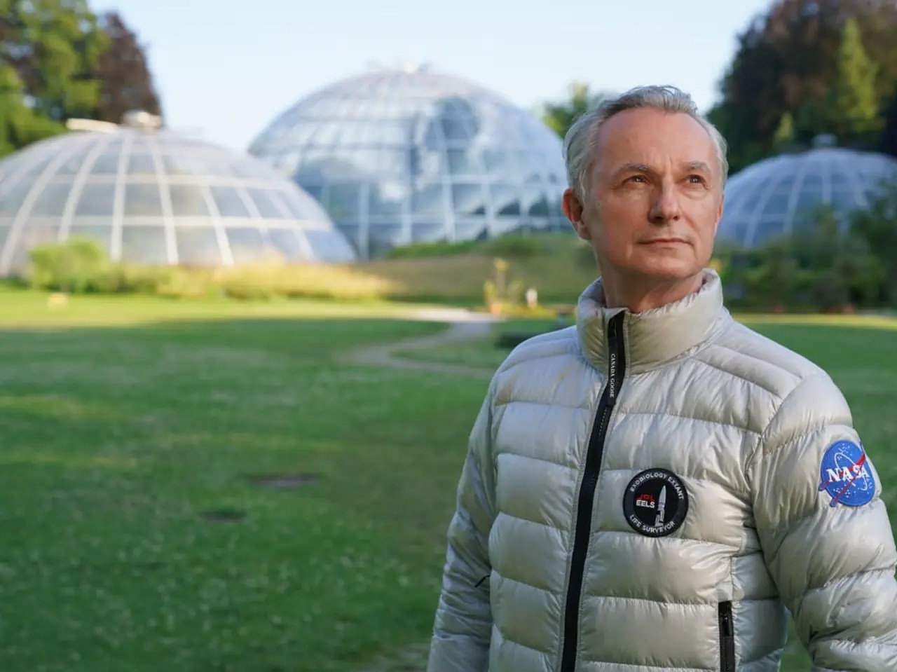 Fotosession nach den Dreharbeiten zur Dokumentarfilm-Serie «Swiss Success Stories». Botanischer Garten Zürich, 2025.