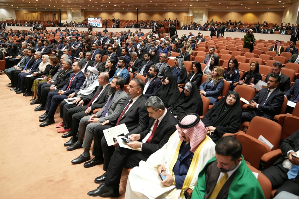 إعادة هندسة النفوذ.. كيف تدير القوى الشيعية معادلة الحكم في العراق؟ 28 البرلمان العراقي يُرجئ جلسة انتخاب رئيس الجمهورية - SWI swissinfo.ch