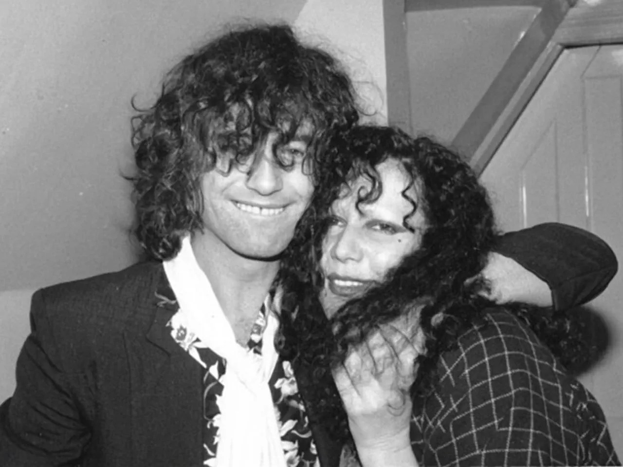 Elle s'est également liée d'amitié avec Jimmy Page de Led Zeppelin dans le Londres des années 1970.