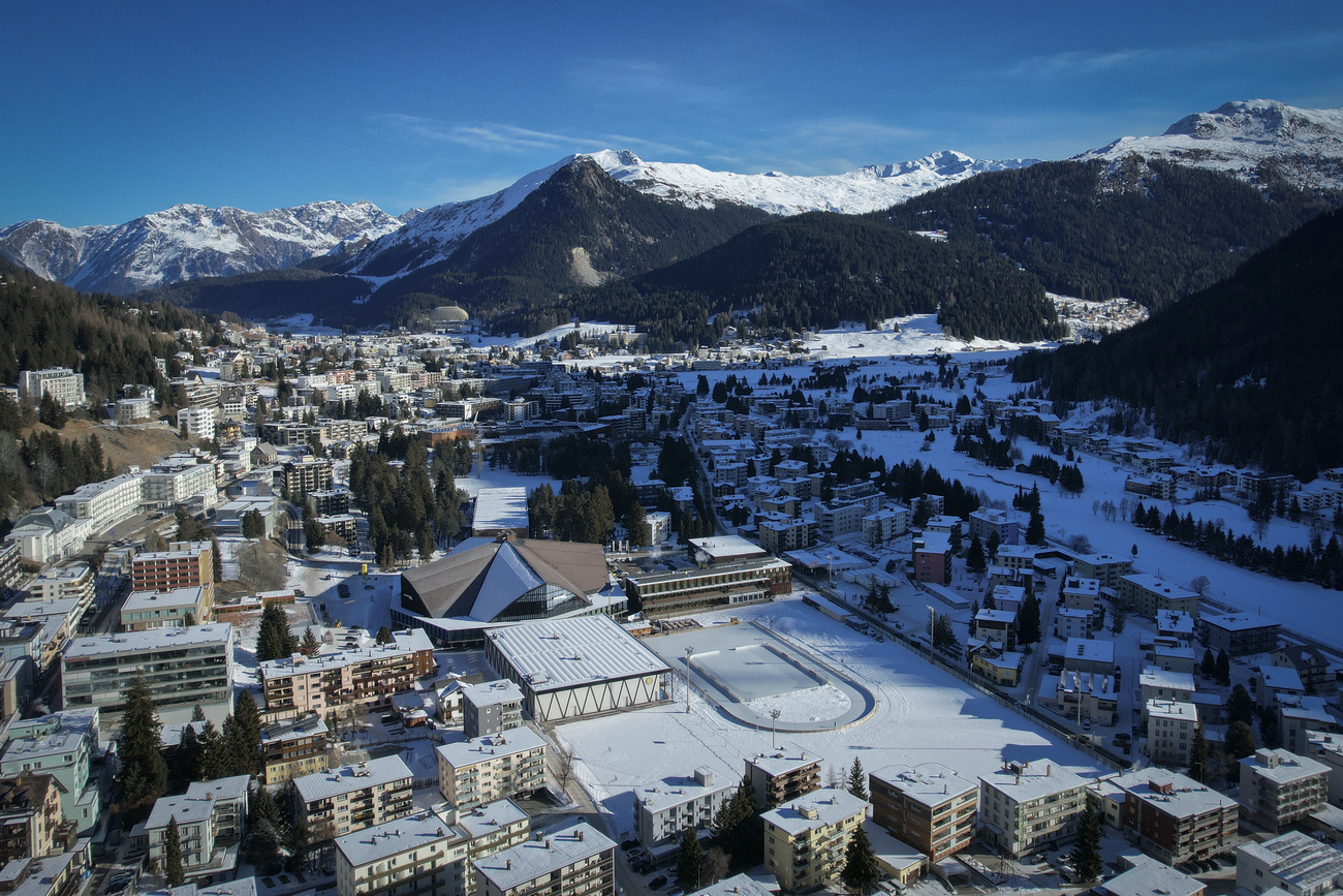 veduta aerea di davos