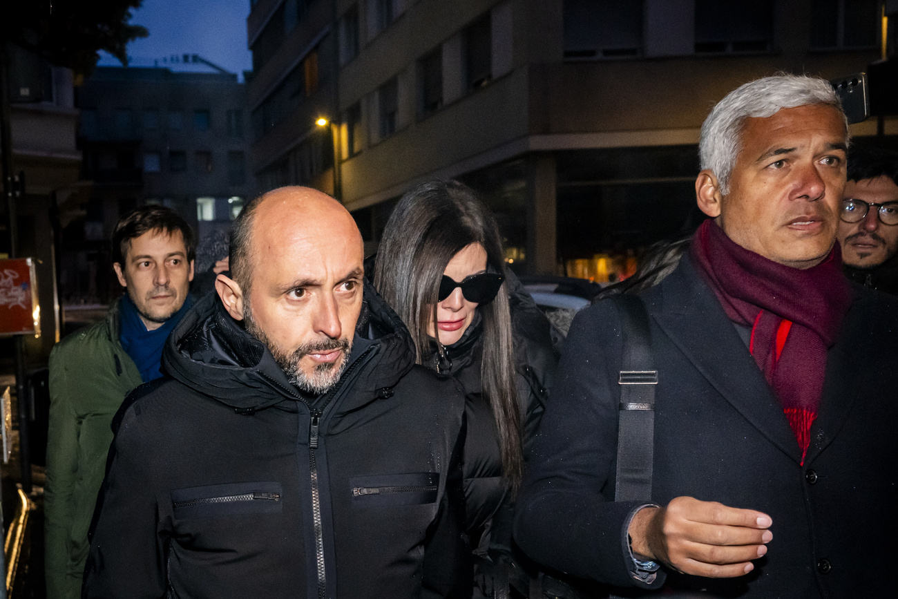 Crans-Montana: Vertuschungsgefahr ignoriert: Die Barbesitzer Jacques und Jessica Moretti befanden sich am 9. Januar noch auf freiem Fuss.