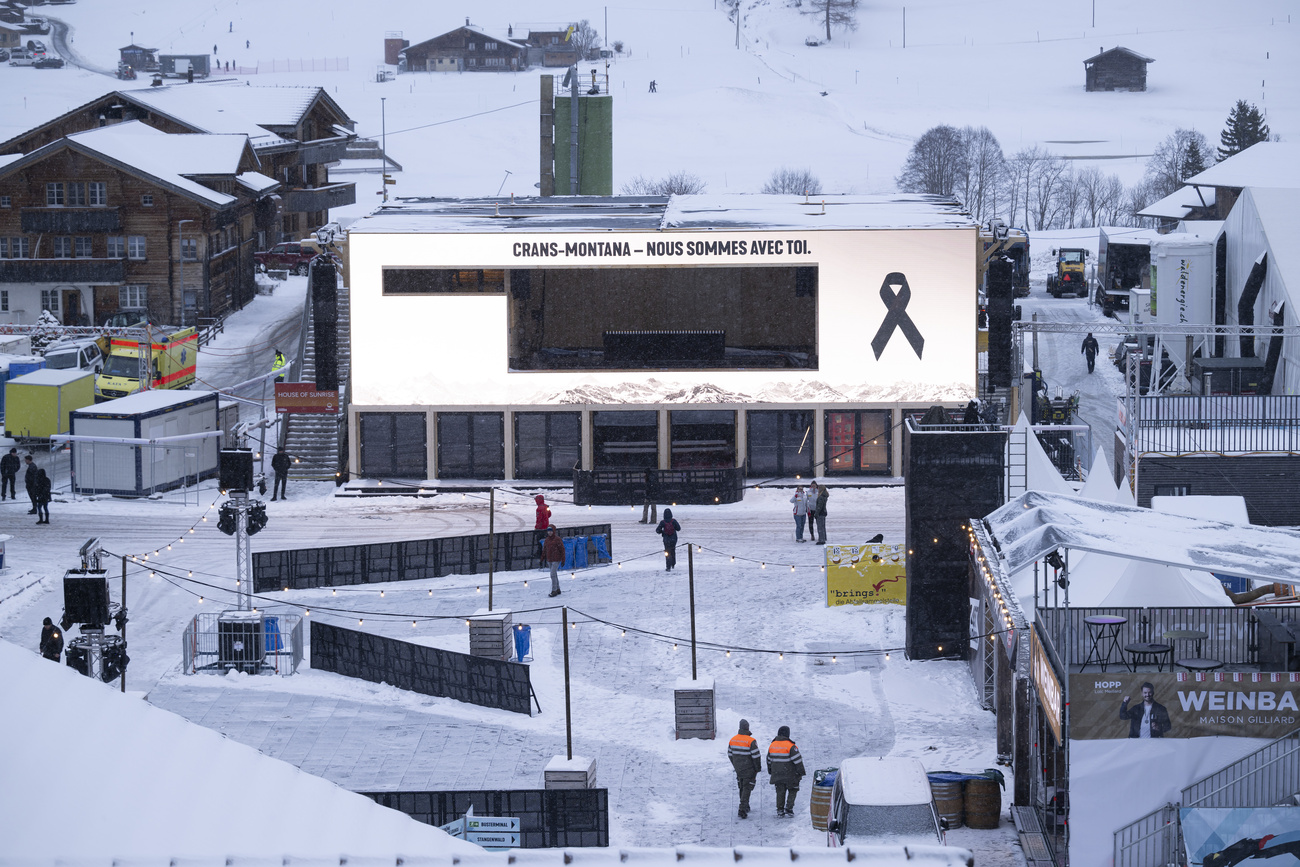 Pannello con scritta Crans Montana