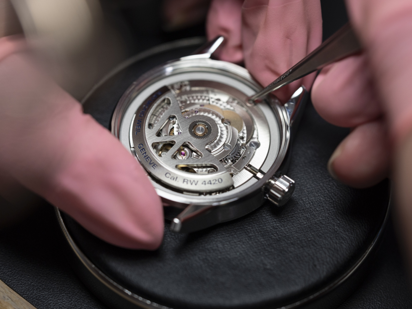 orologio in fase di costruzione