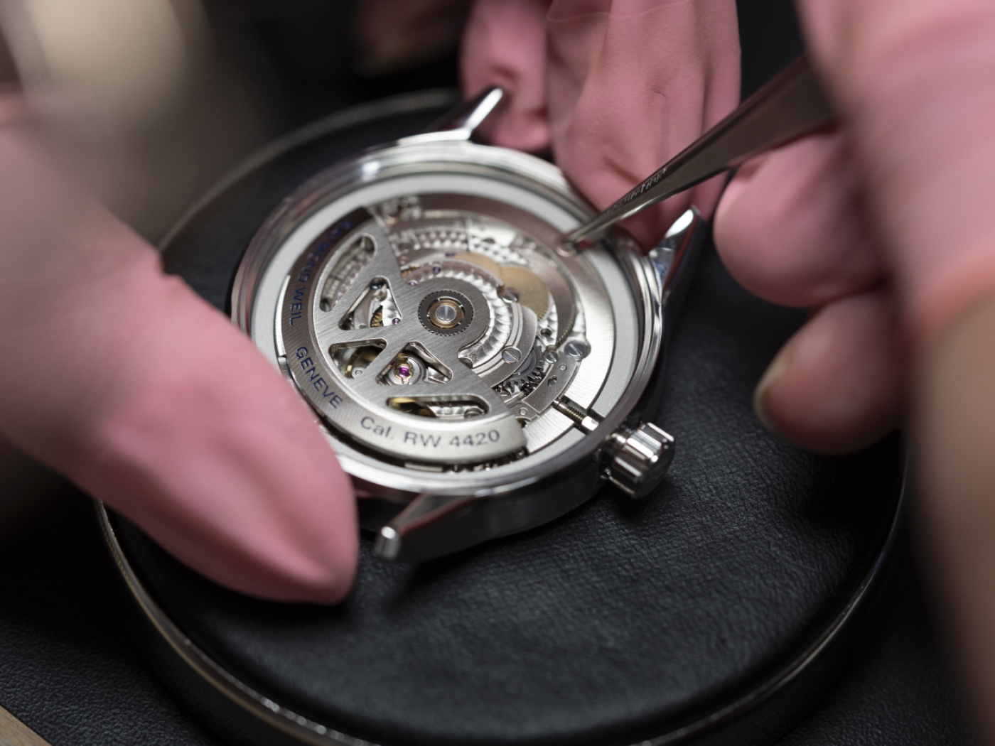 Swiss watch exports continued to fall in 2025
