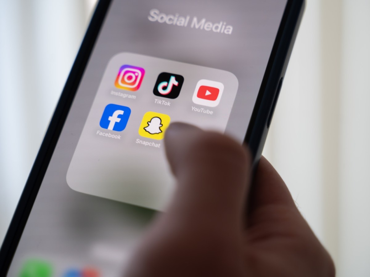 Half of Swiss local authorities communicate via social media - SWI ...