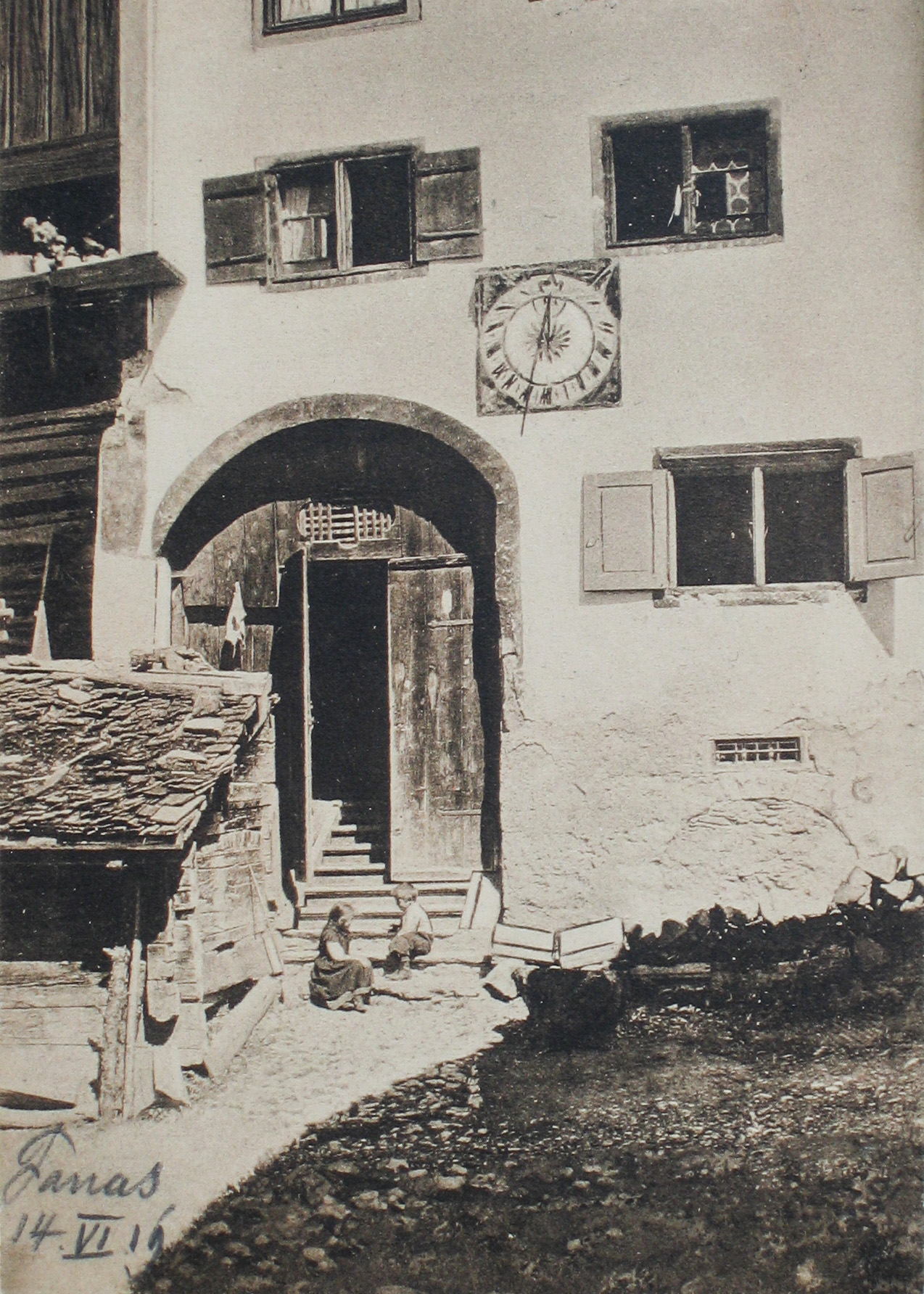 Alte Foto eines Wohnhauses