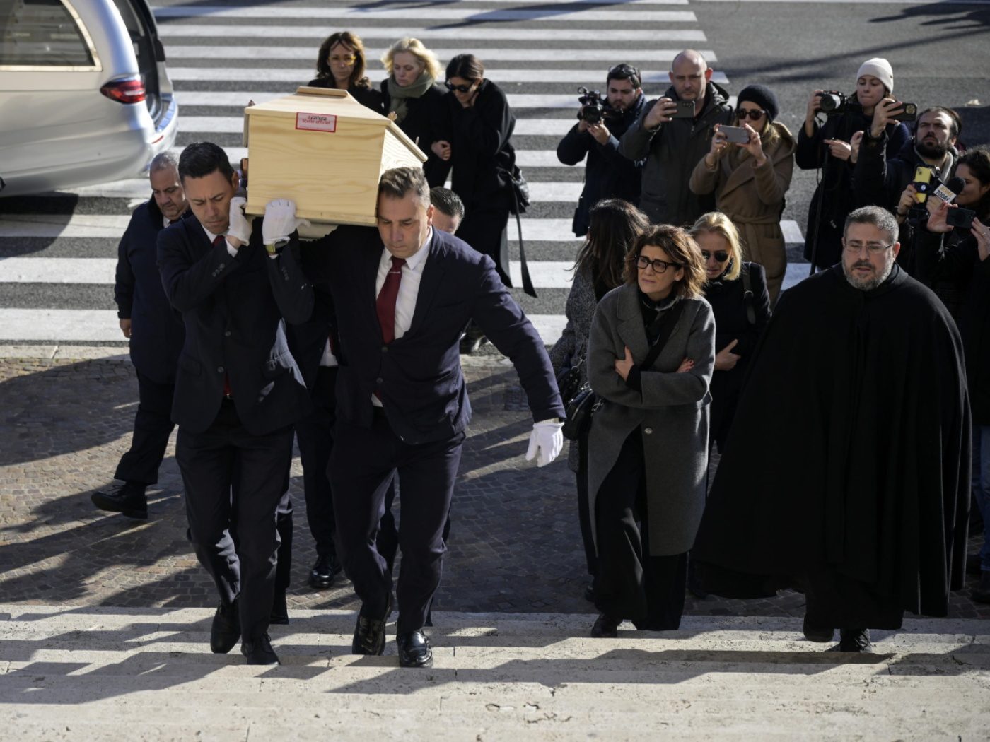 Italy mourns the victims of the fire in Crans-Montana VS