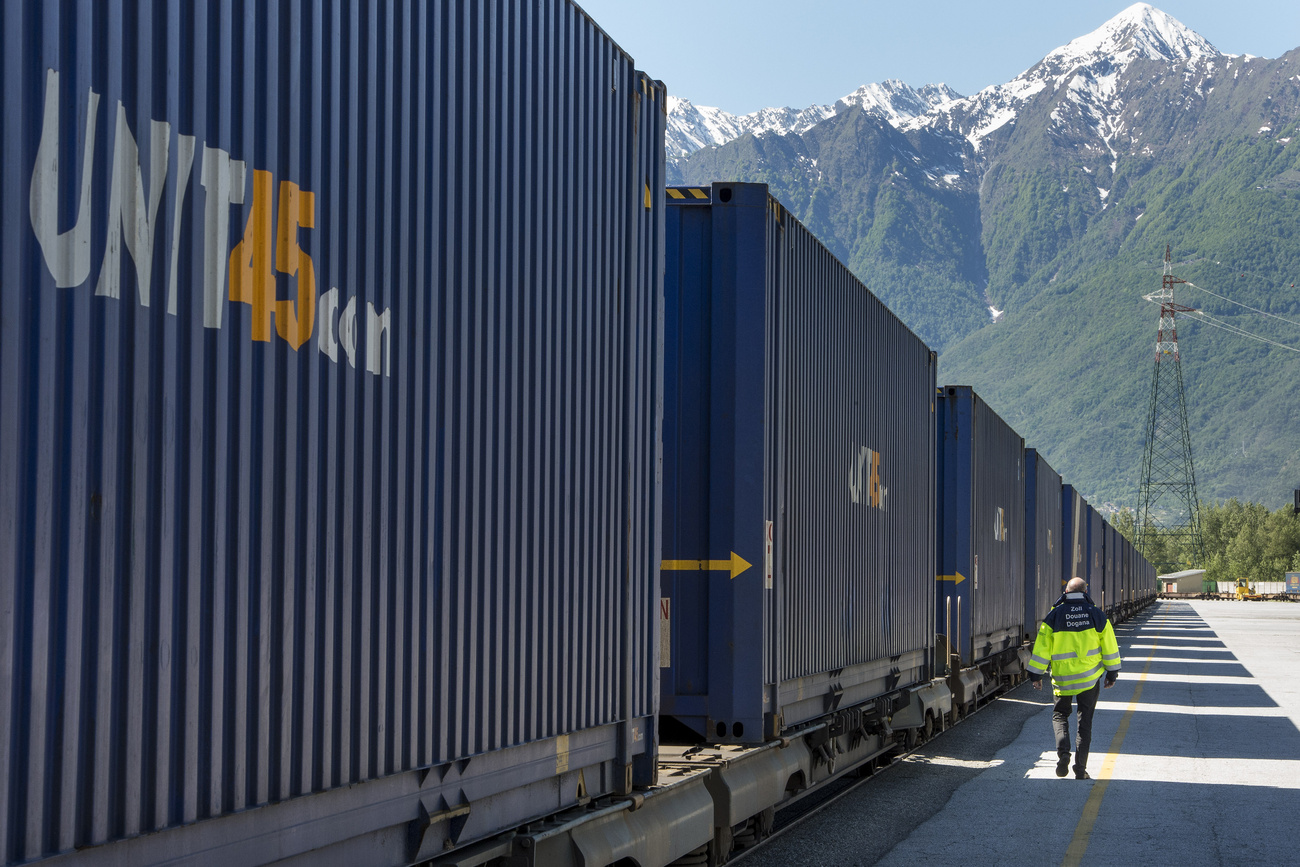 More Swiss goods were shipped abroad in 2025 than the previous year