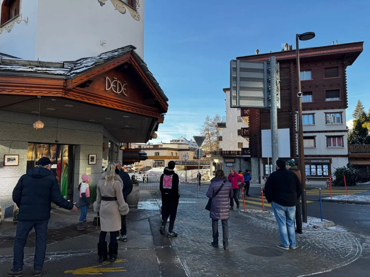 Die Menschen in Crans-Montana stehen nach der Katastrophennacht unter Schock.