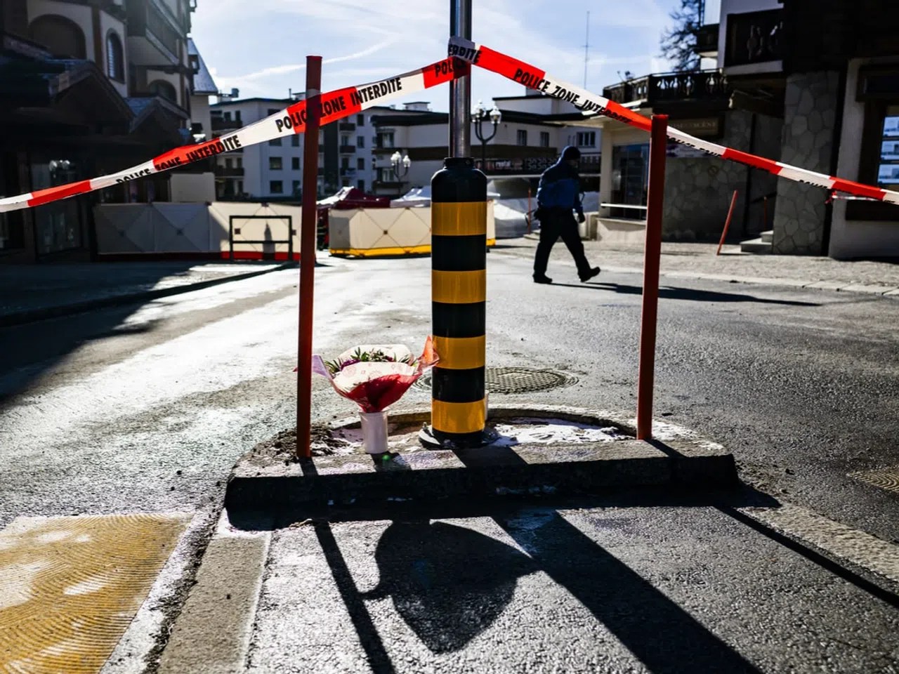 Blumen am Ort des Unglücks.