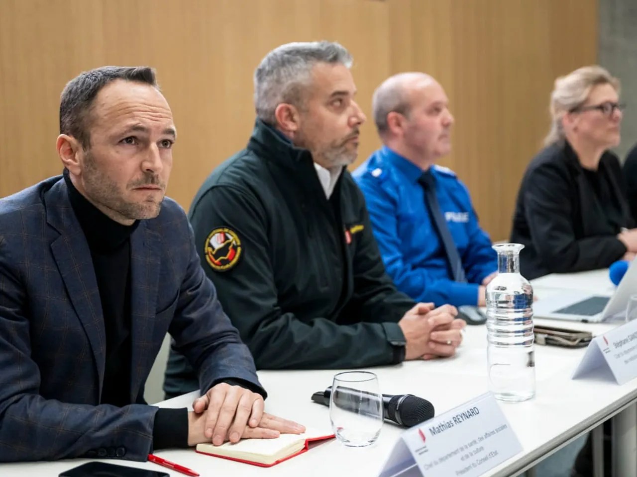 Die Behörden teilen am Donnerstagvormittag mit: Dutzende Personen sind beim Brand in der Bar gestorben, rund 100 weitere verletzt – zu einem grossen Teil schwer.