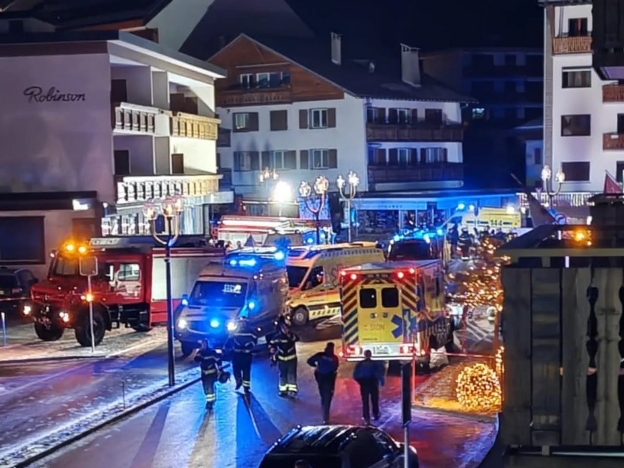 Im Rettungseinsatz standen zehn Helikopter, 40 Ambulanzen und 150 Sanitäterinnen und Sanitäter.