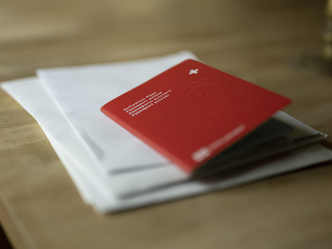 Swiss House committee rejects initiative to simplify naturalisation