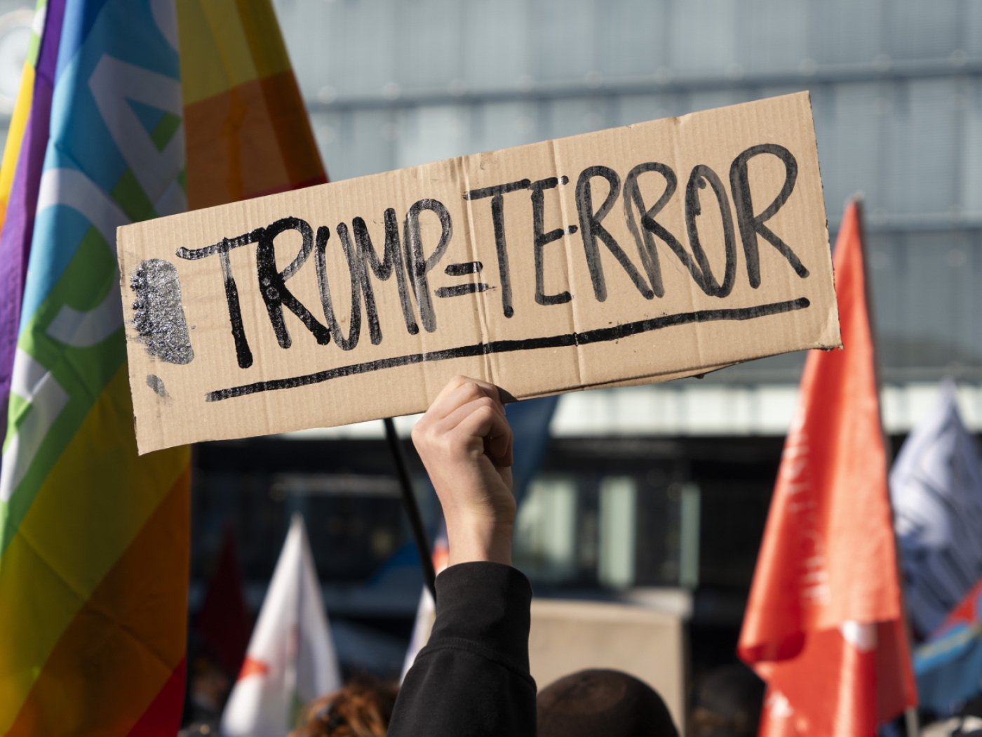 200 demonstrators in Bern demand "Hands off Venezuela"