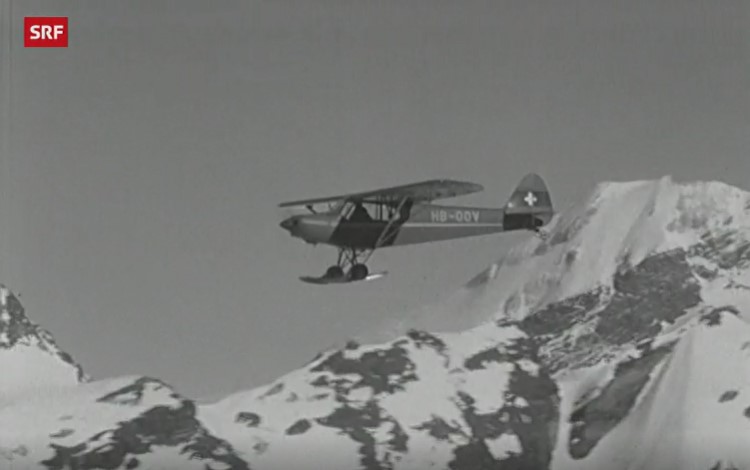 Altes Flugzeug der Rega