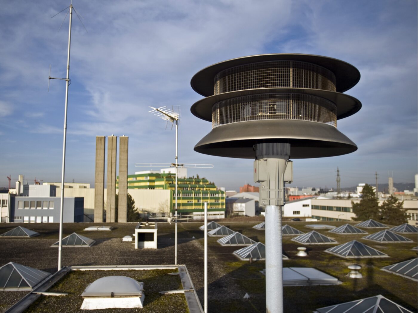 Over 5000 sirens wail throughout Switzerland